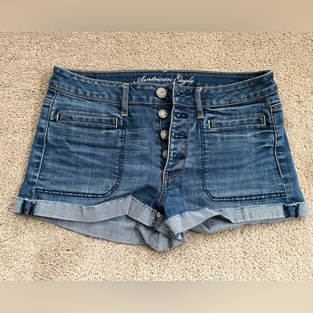 American Eagle Outfitters brand shorts, size 8, medium wash stretch denim
